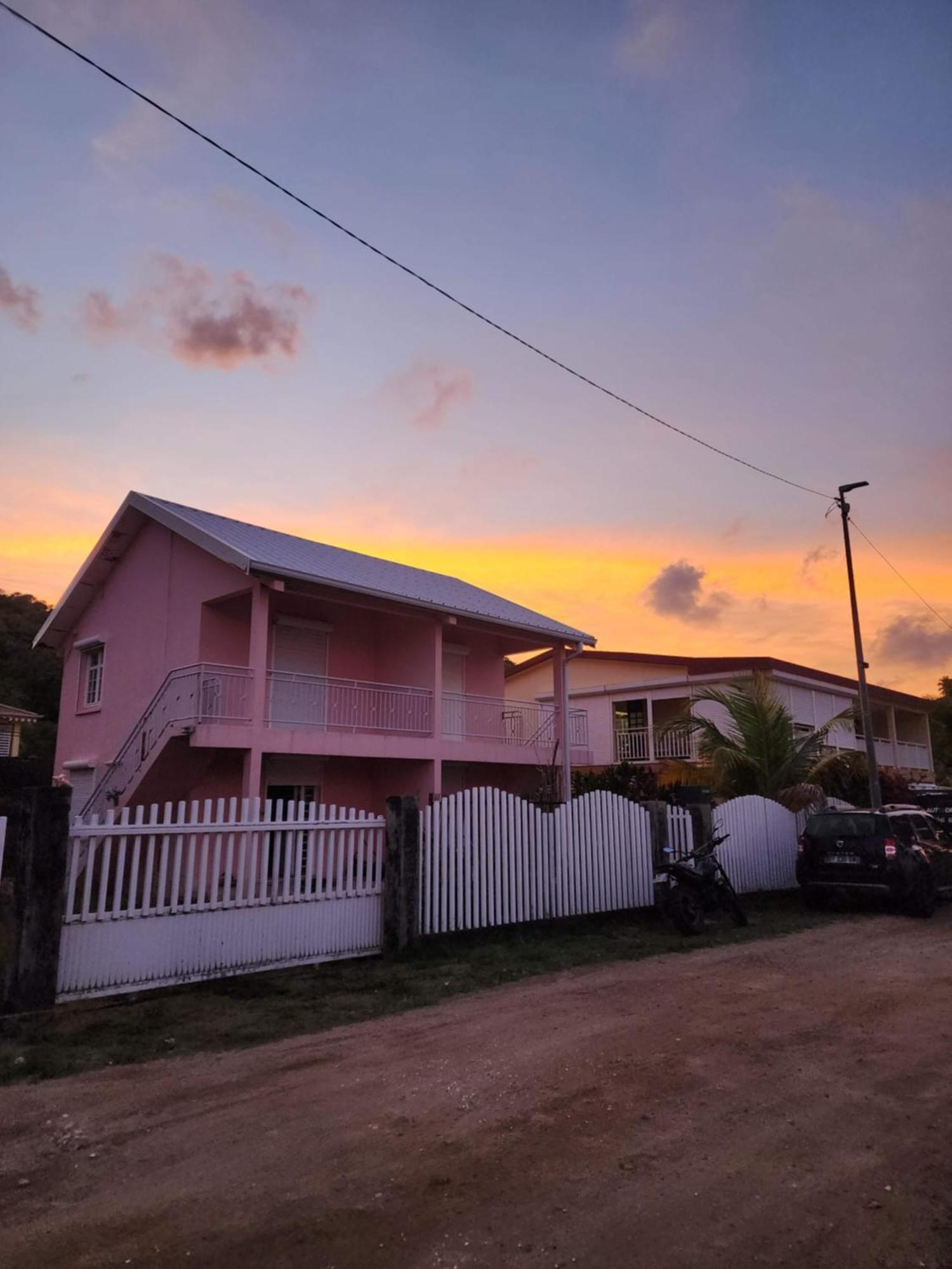 Apartamento Kozy Kaz - Les Pieds Dans L Eau Trinite  Exterior foto