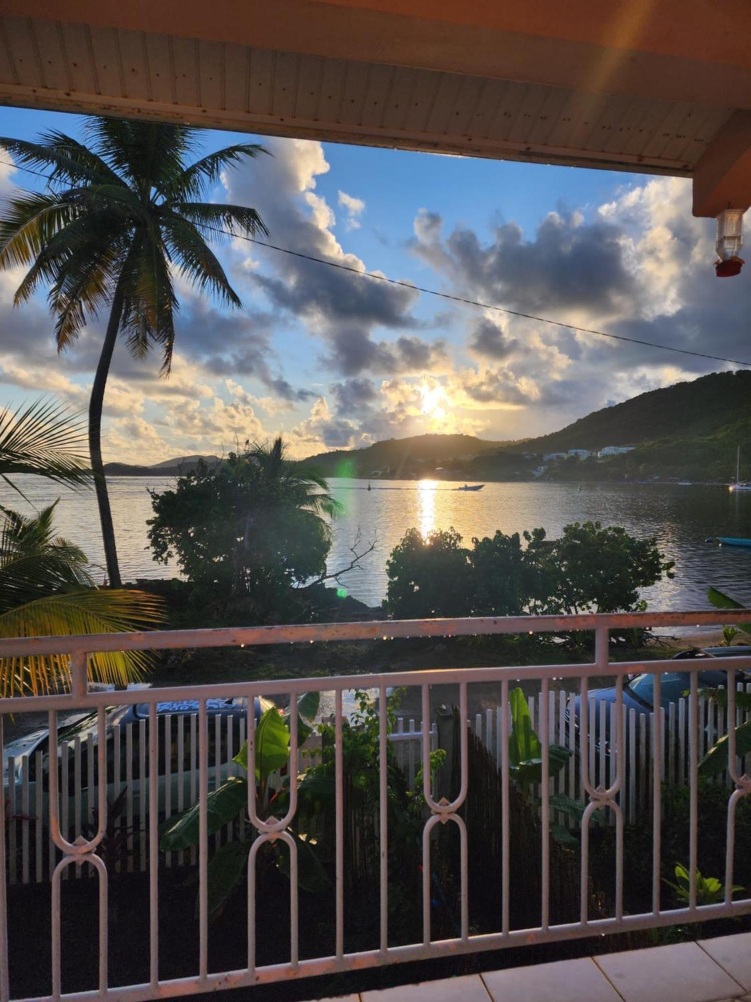 Apartamento Kozy Kaz - Les Pieds Dans L Eau Trinite  Exterior foto