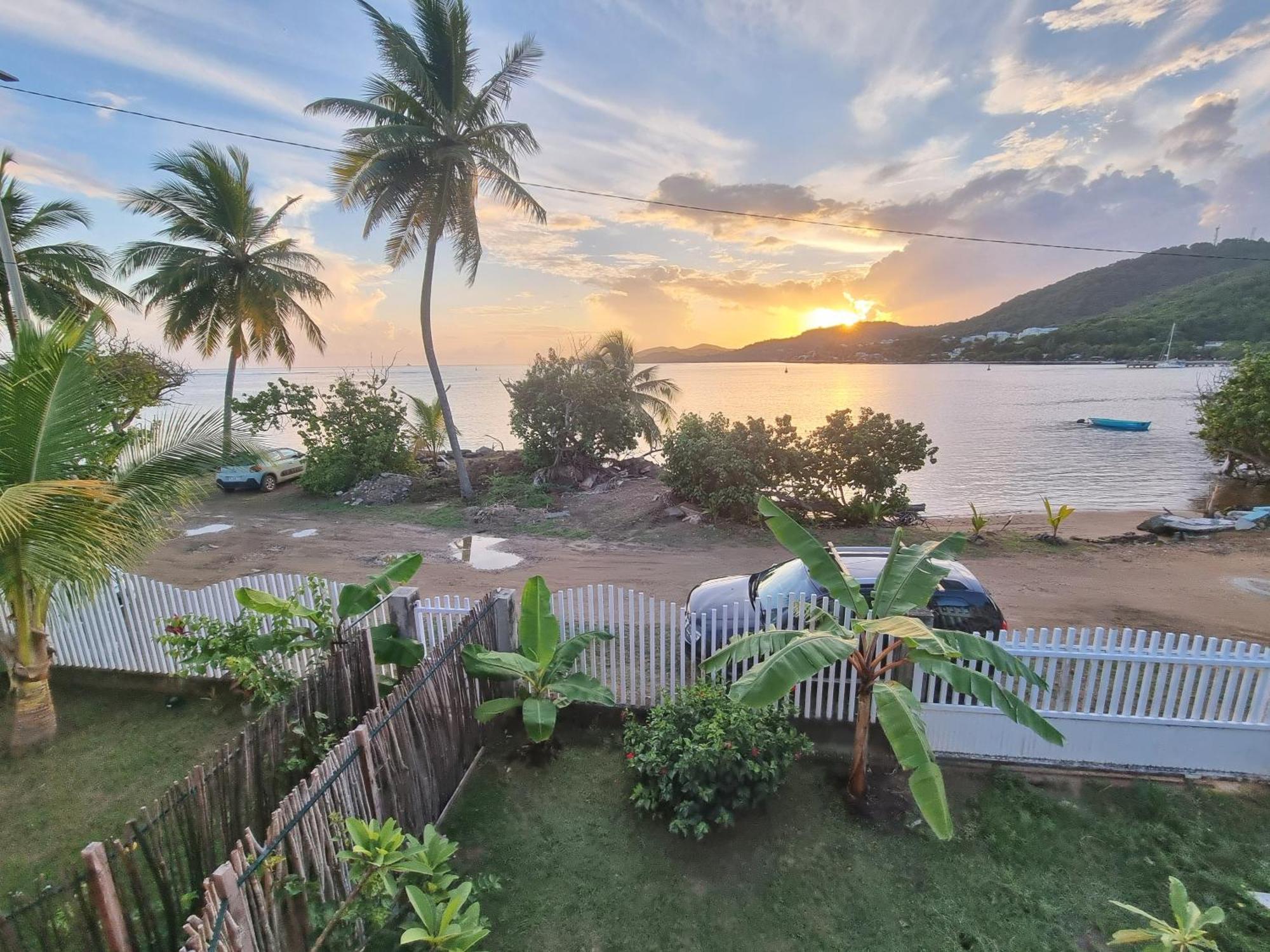 Apartamento Kozy Kaz - Les Pieds Dans L Eau Trinite  Exterior foto