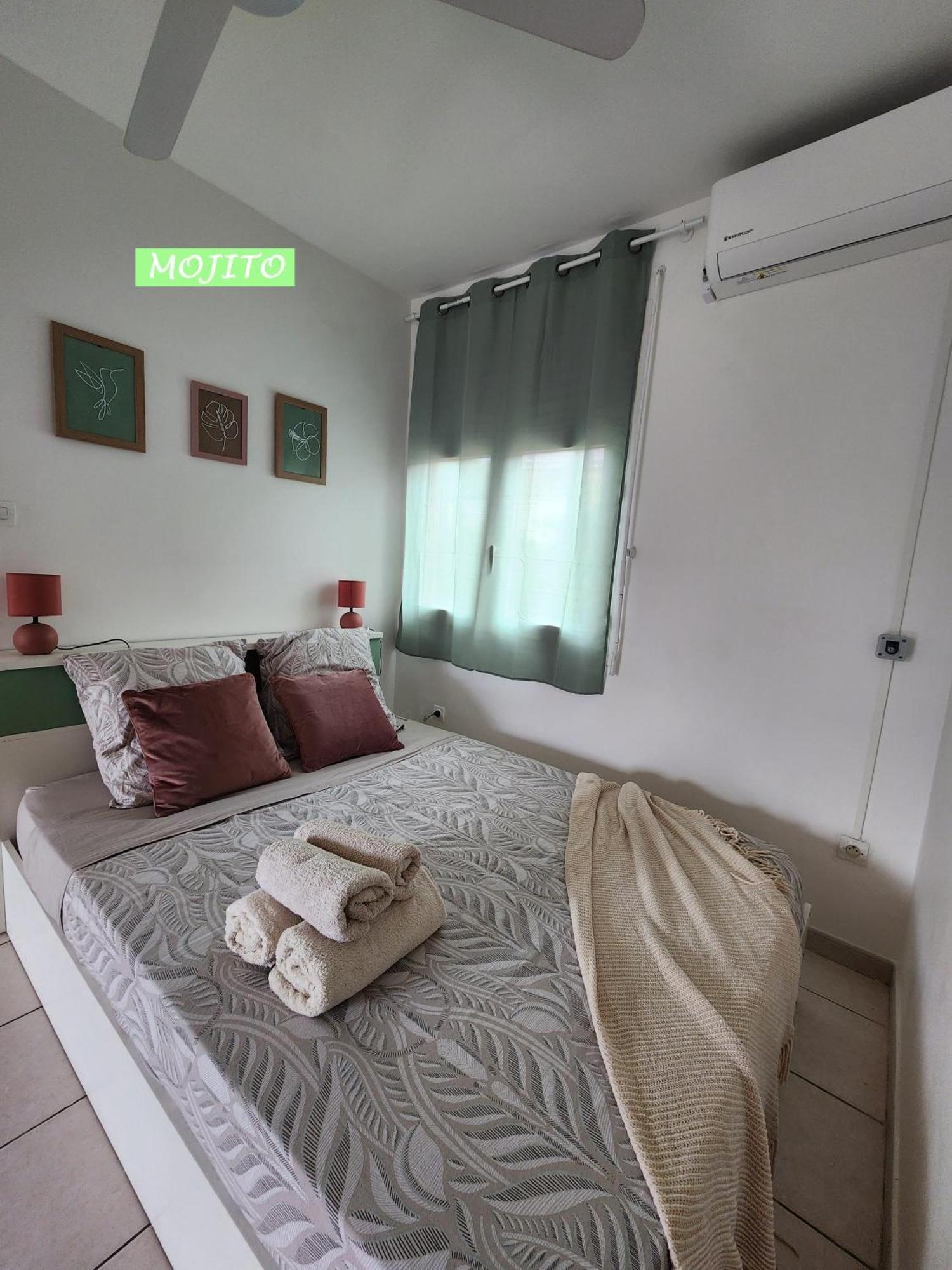 Apartamento Kozy Kaz - Les Pieds Dans L Eau Trinite  Exterior foto