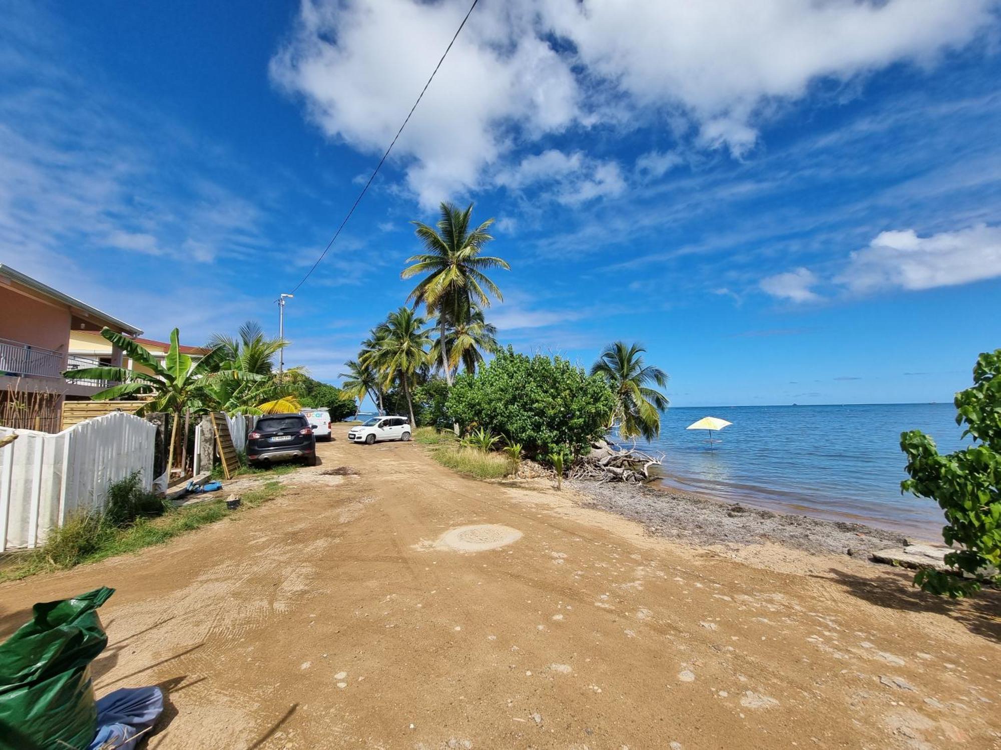 Apartamento Kozy Kaz - Les Pieds Dans L Eau Trinite  Exterior foto